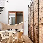 Tatil Evi Homes Modern Cozy Townhouse With 2 Bedrooms And Patio In The Old Town