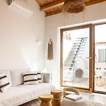 Homes Modern Cozy Townhouse With 2 Bedrooms And Patio In The Old Town Tatil Evi Portimão