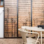 Homes Modern Cozy Townhouse With 2 Bedrooms And Patio In The Old Town Tatil Evi *