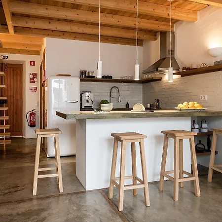 Homes Modern Cozy Townhouse With 2 Bedrooms And Patio In The Old Town 펜션 *