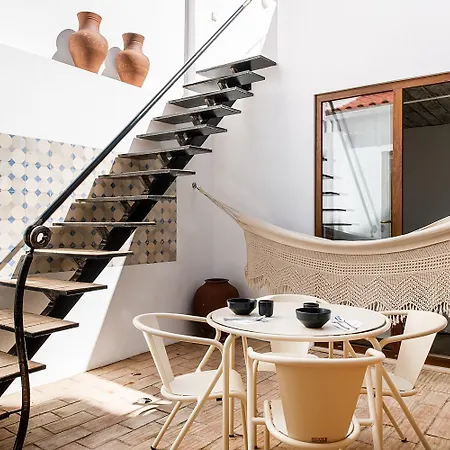 Homes Modern Cozy Townhouse With 2 Bedrooms And Patio In The Old Town Nyaraló Portimão
