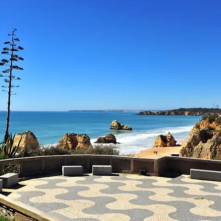 Casa vacanze Homes Modern Cozy Townhouse With 2 Bedrooms And Patio In The Old Town Portimão