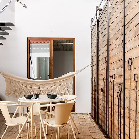 Semesterbostad Homes Modern Cozy Townhouse With 2 Bedrooms And Patio In The Old Town