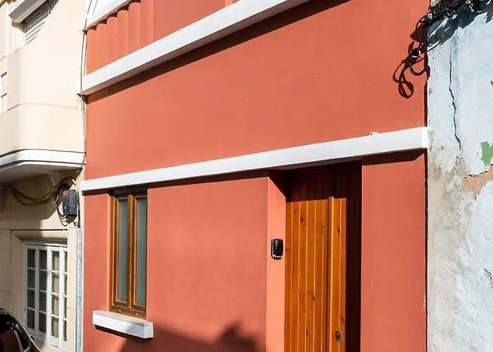 Homes Modern Cozy Townhouse With 2 Bedrooms And Patio In The Old Town Portimão