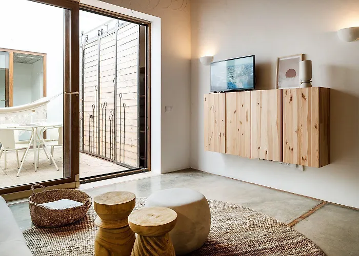 Homes Modern Cozy Townhouse With 2 Bedrooms And Patio In The Old Town
