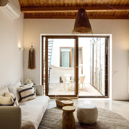 Homes Modern Cozy Townhouse With 2 Bedrooms And Patio In The Old Town Holiday home Portimao